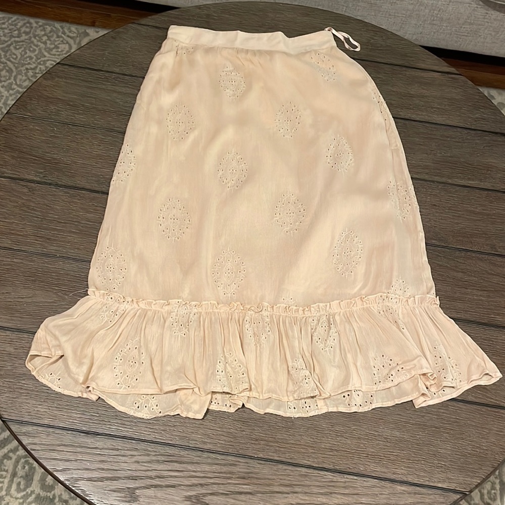 Lace skirt